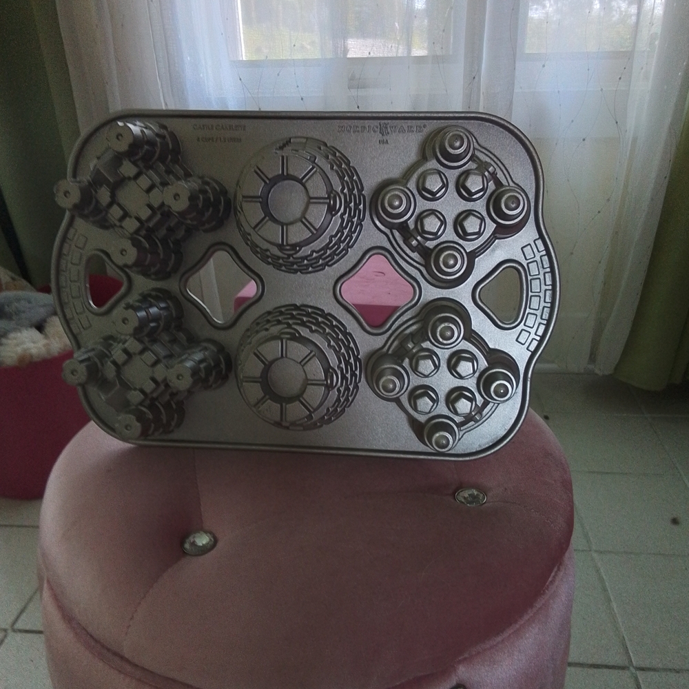 Nordic Ware Silver Cakelet Pan